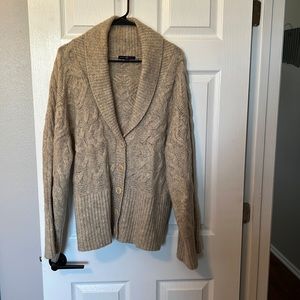 Gap sweater